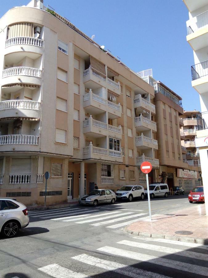 Apartment Only 250M From The Beach Los Locos Torrevieja Exterior photo